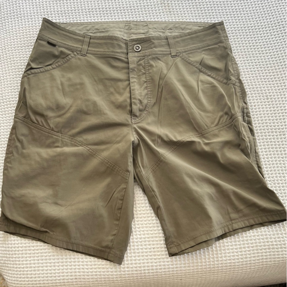 Kuhl Men’s Cargo Shorts in Khaki